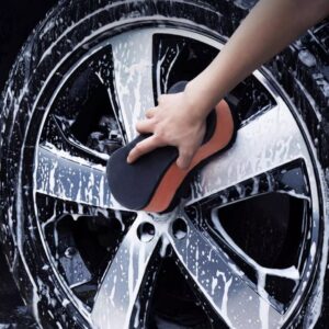 Wheel cleaning sponge