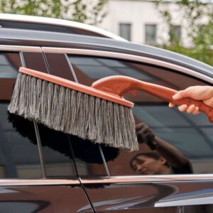 Windshield cleaning brush